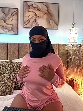 Snapshot of azza__ chatting on October 19, 2025, 2:20 pm azza online show from October 19, 2025, 2:20 pm