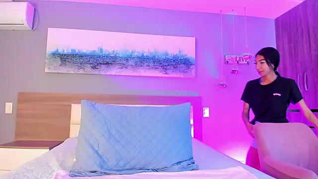  Ashly 77 online show from October 17, 2025, 7:26 pm