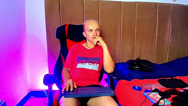Snapshot of DaddyPoweer chatting on September 13, 2025, 11:16 pm DaddyPoweer online show from September 13, 2025, 11:16 pm