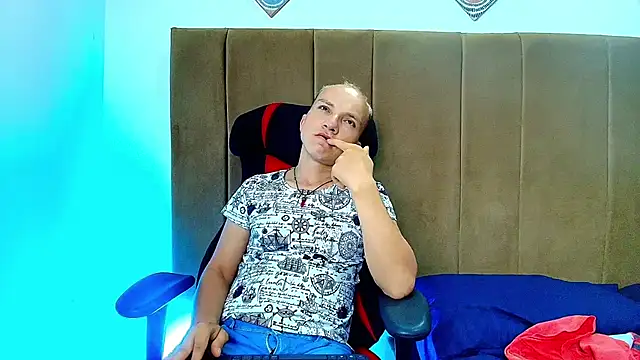 Snapshot of DaddyPoweer chatting on September 13, 2025, 12:54 am DaddyPoweer online show from September 13, 2025, 12:54 am