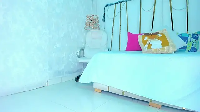 bonnie sm online show from December 5, 2025, 6:06 pm