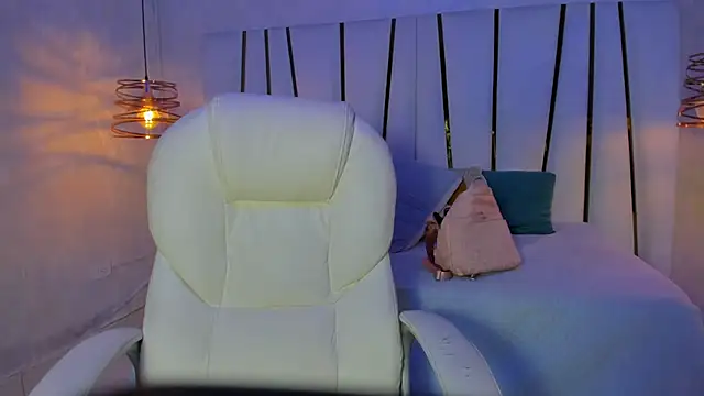 bonnie sm online show from January 18, 2026, 7:06 pm