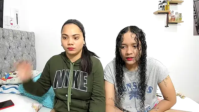 Snapshot of nay_and_aleja1 chatting on November 7, 2025, 2:49 am nay and aleja1 online show from November 7, 2025, 2:49 am