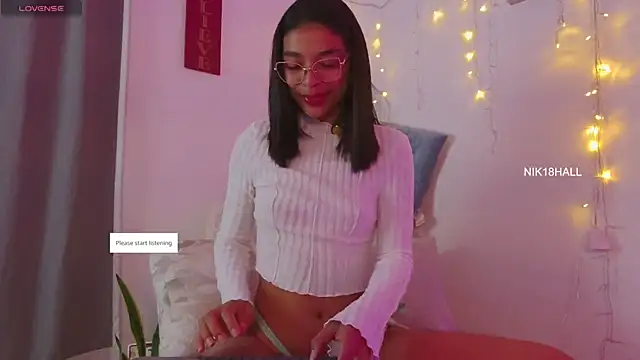 Snapshot of Nicolle_swt chatting on June 9, 2026, 2:40 pm Nicolle swt online show from June 9, 2026, 2:40 pm