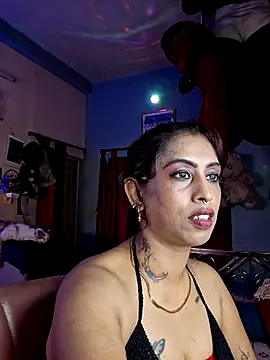 Snapshot of Love_Beauty01 chatting on July 11, 2026, 6:41 pm Love Beauty01 online show from July 11, 2026, 6:41 pm
