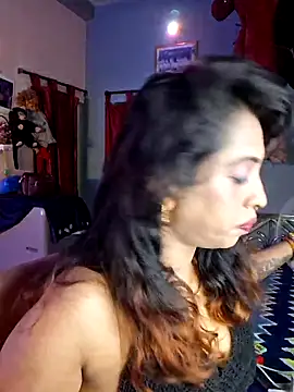 Snapshot of Love_Beauty01 chatting on June 12, 2026, 6:27 pm Love Beauty01 online show from June 12, 2026, 6:27 pm