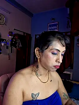 Love Beauty01 online show from May 5, 2026, 6:55 pm