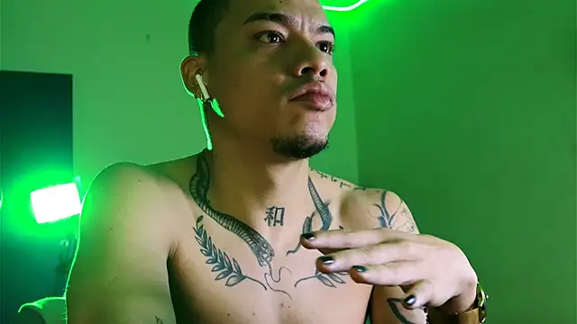 AlphaMasterXxx online show from November 22, 2025, 8:46 am