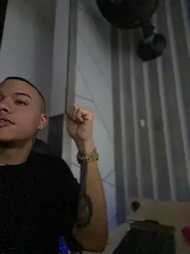 AlphaMasterXxx online show from October 16, 2025, 3:04 am