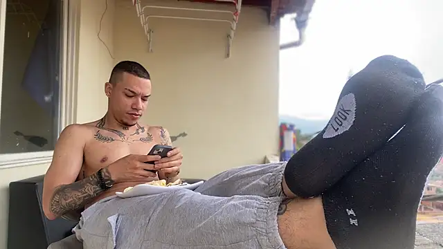 AlphaMasterXxx online show from September 28, 2025, 5:09 pm