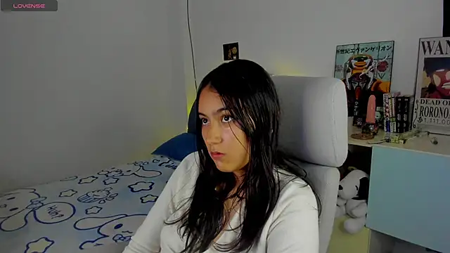 namiiwhite online show from September 19, 2025, 3:27 pm