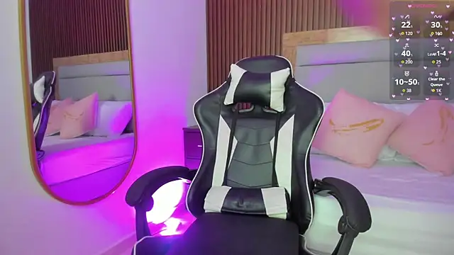 Snapshot of agata_noir chatting on September 15, 2025, 12:38 pm agata noir online show from September 15, 2025, 12:38 pm