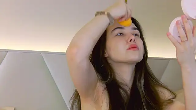 MiaMarlow online show from November 7, 2025, 8:46 pm