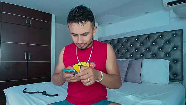 Valentiinoss online show from June 24, 2026, 9:01 pm
