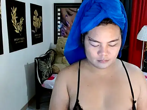 Snapshot of TSbrianaHugeCock chatting on May 15, 2026, 2:37 pm TSbrianaHugeCock online show from May 15, 2026, 2:37 pm