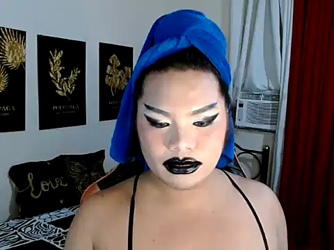 Snapshot of TSbrianaHugeCock chatting on December 2, 2025, 2:52 pm TSbrianaHugeCock online show from December 2, 2025, 2:52 pm