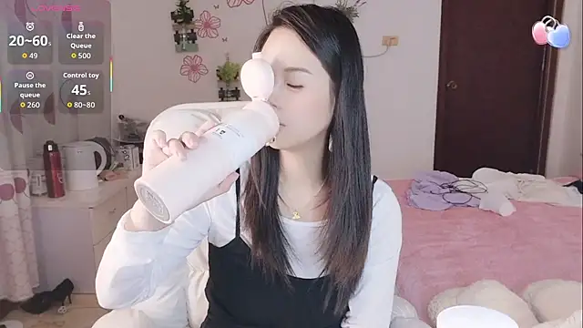 Snapshot of Tutu-o chatting on September 18, 2025, 5:10 am Tutu-o online show from September 18, 2025, 5:10 am