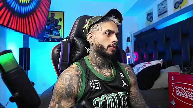 logan hugh8 online show from February 13, 2026, 3:34 pm