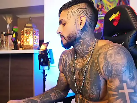 Snapshot of logan_hugh8 chatting on October 13, 2025, 11:16 pm logan hugh8 online show from October 13, 2025, 11:16 pm