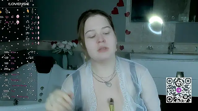 Snapshot of HelenHartt chatting on March 11, 2026, 8:19 am HelenHartt online show from March 11, 2026, 8:19 am