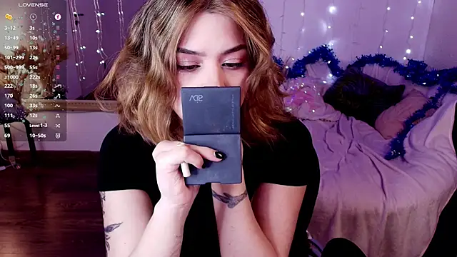 Snapshot of Dark_Moni chatting on December 14, 2025, 2:51 am Dark Moni online show from December 14, 2025, 2:51 am