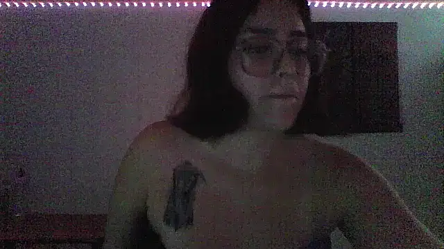 jenmarquez  online show from October 30, 2025, 7:44 pm