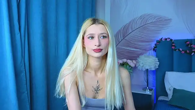 Snapshot of Monica_Leen chatting on November 15, 2025, 6:28 am Monica Leen online show from November 15, 2025, 6:28 am