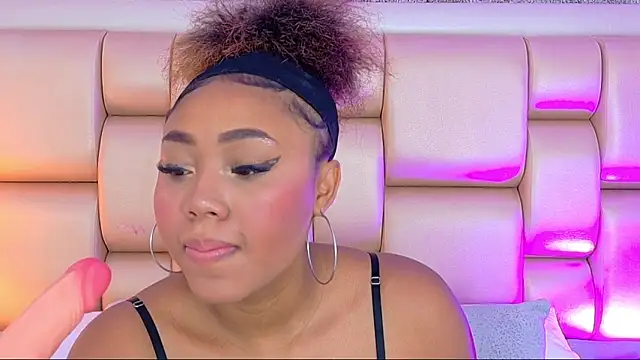 AngelaRoberts online show from April 28, 2026, 8:02 pm