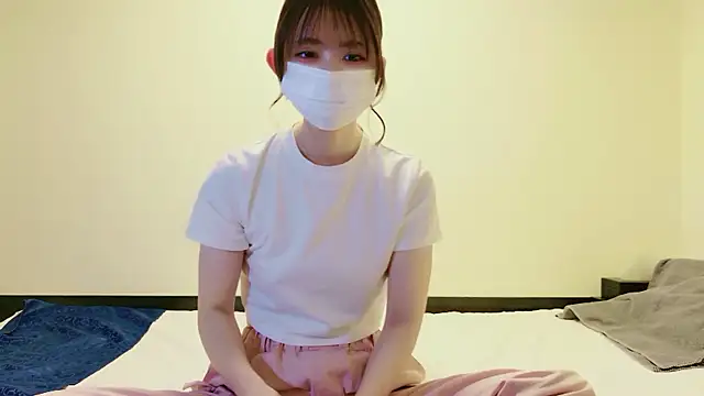 NANA chan 1 online show from October 13, 2025, 6:26 am