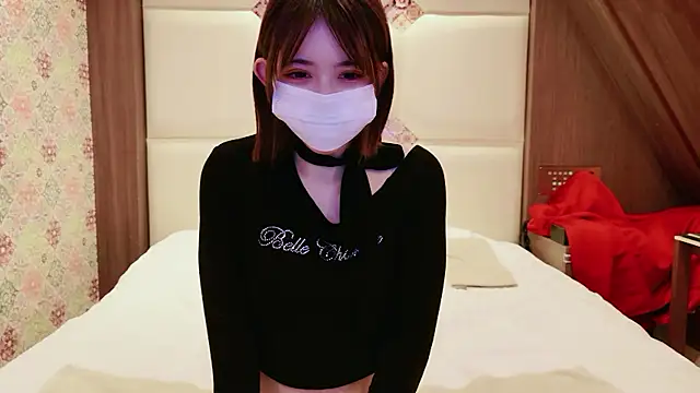 NANA chan 1 online show from October 18, 2025, 9:55 am