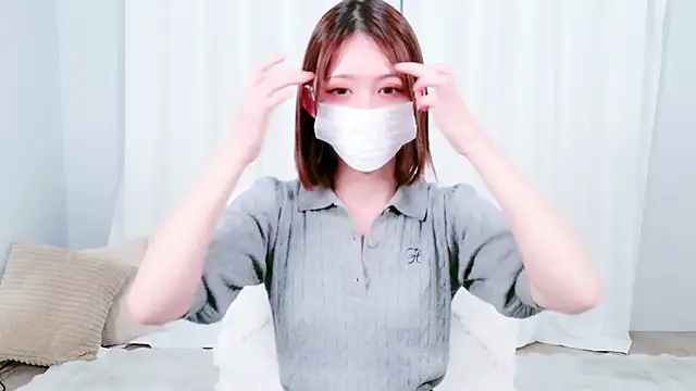 NANA chan 1 online show from November 9, 2025, 7:01 am