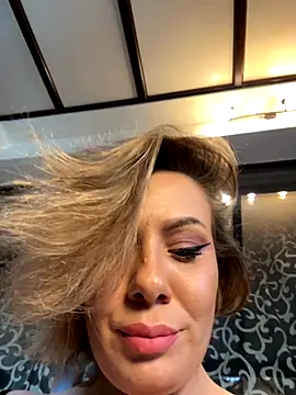 emmasweett11 online show from December 2, 2025, 12:40 pm