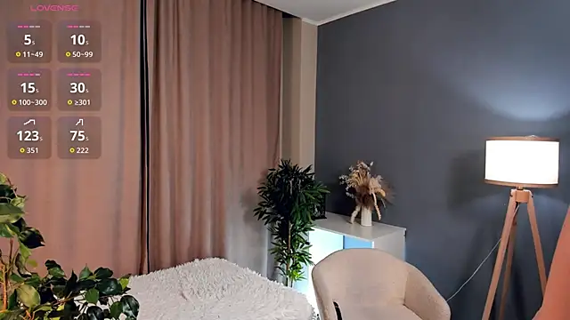 Snapshot of SharylSmalt chatting on December 1, 2025, 1:06 am SharylSmalt online show from December 1, 2025, 1:06 am