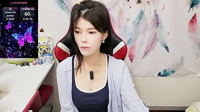 Alina10932 online show from November 28, 2025, 9:09 am