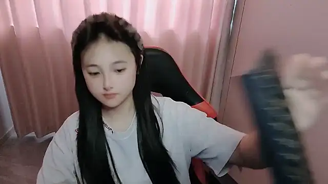 Snapshot of xxz98 chatting on April 19, 2026, 8:59 am xxz98 online show from April 19, 2026, 8:59 am