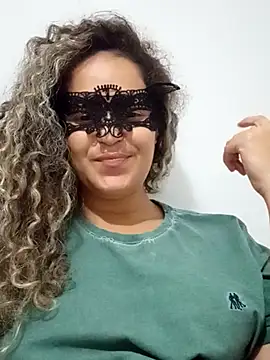 Snapshot of RaphinhaSanches chatting on November 2, 2025, 3:06 pm RaphinhaSanches online show from November 2, 2025, 3:06 pm