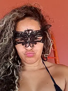 Snapshot of RaphinhaSanches chatting on October 10, 2025, 2:07 pm RaphinhaSanches online show from October 10, 2025, 2:07 pm