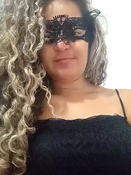 Snapshot of RaphinhaSanches chatting on November 6, 2025, 12:09 pm RaphinhaSanches online show from November 6, 2025, 12:09 pm