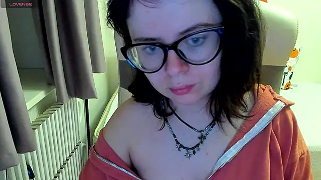 MilisaSweet777 online show from November 15, 2025, 8:13 pm