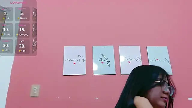 Daddyfavouritegirl online show from November 3, 2025, 7:50 pm