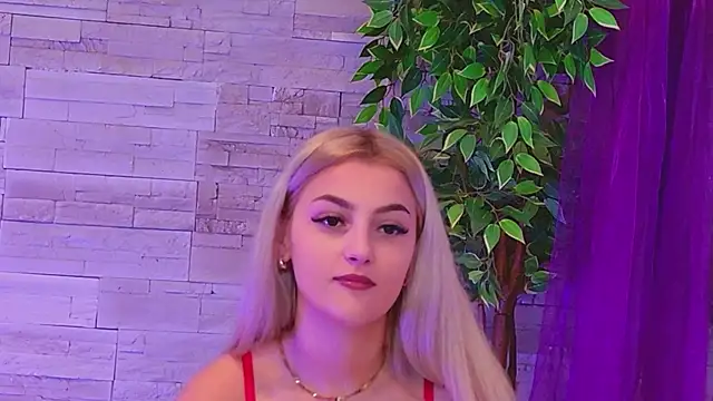 Snapshot of AngelInSinn chatting on July 25, 2026, 5:04 am AngelInSinn online show from July 25, 2026, 5:04 am