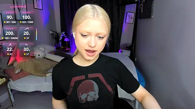 Snapshot of Millie_Vanillies chatting on November 11, 2025, 1:50 pm Millie Vanillies online show from November 11, 2025, 1:50 pm