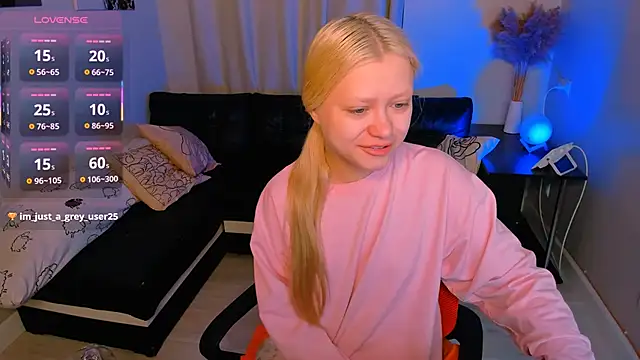 Snapshot of Millie_Vanillies chatting on November 20, 2025, 4:51 pm Millie Vanillies online show from November 20, 2025, 4:51 pm