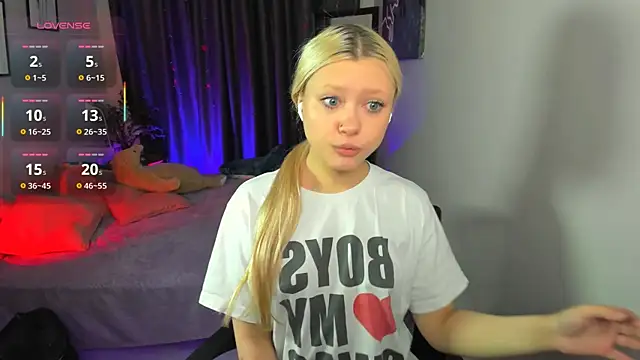 Snapshot of Millie_Vanillies chatting on December 14, 2025, 6:30 am Millie Vanillies online show from December 14, 2025, 6:30 am