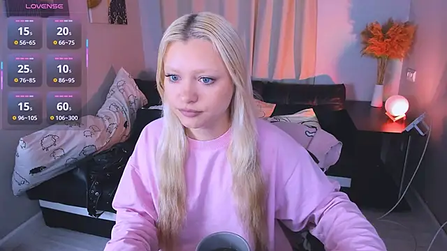 Snapshot of Millie_Vanillies chatting on November 27, 2025, 10:32 pm Millie Vanillies online show from November 27, 2025, 10:32 pm