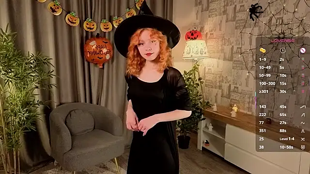 Snapshot of TiannaBorlace chatting on October 31, 2025, 11:07 am TiannaBorlace online show from October 31, 2025, 11:07 am