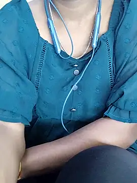 Snapshot of Laxmi_89 chatting on October 22, 2025, 3:17 am Laxmi 89 online show from October 22, 2025, 3:17 am