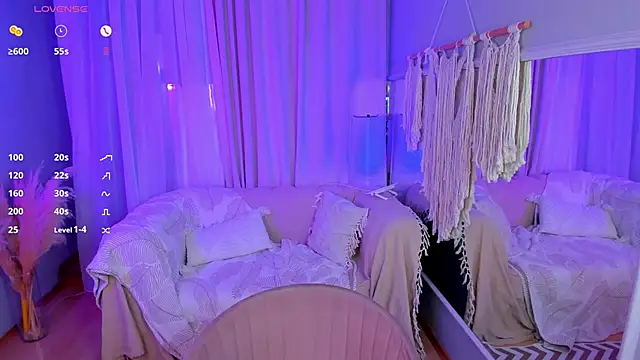 Snapshot of MilliMouse chatting on October 12, 2025, 4:41 pm MilliMouse online show from October 12, 2025, 4:41 pm