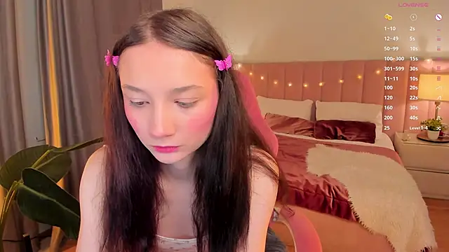 Snapshot of MilliMouse chatting on November 19, 2025, 11:05 pm MilliMouse online show from November 19, 2025, 11:05 pm