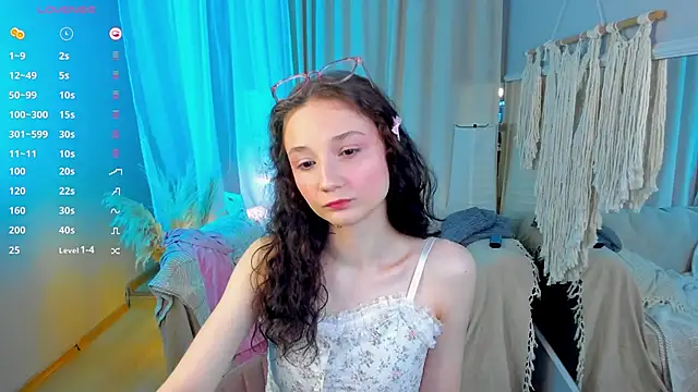 Snapshot of MilliMouse chatting on October 11, 2025, 6:09 pm MilliMouse online show from October 11, 2025, 6:09 pm